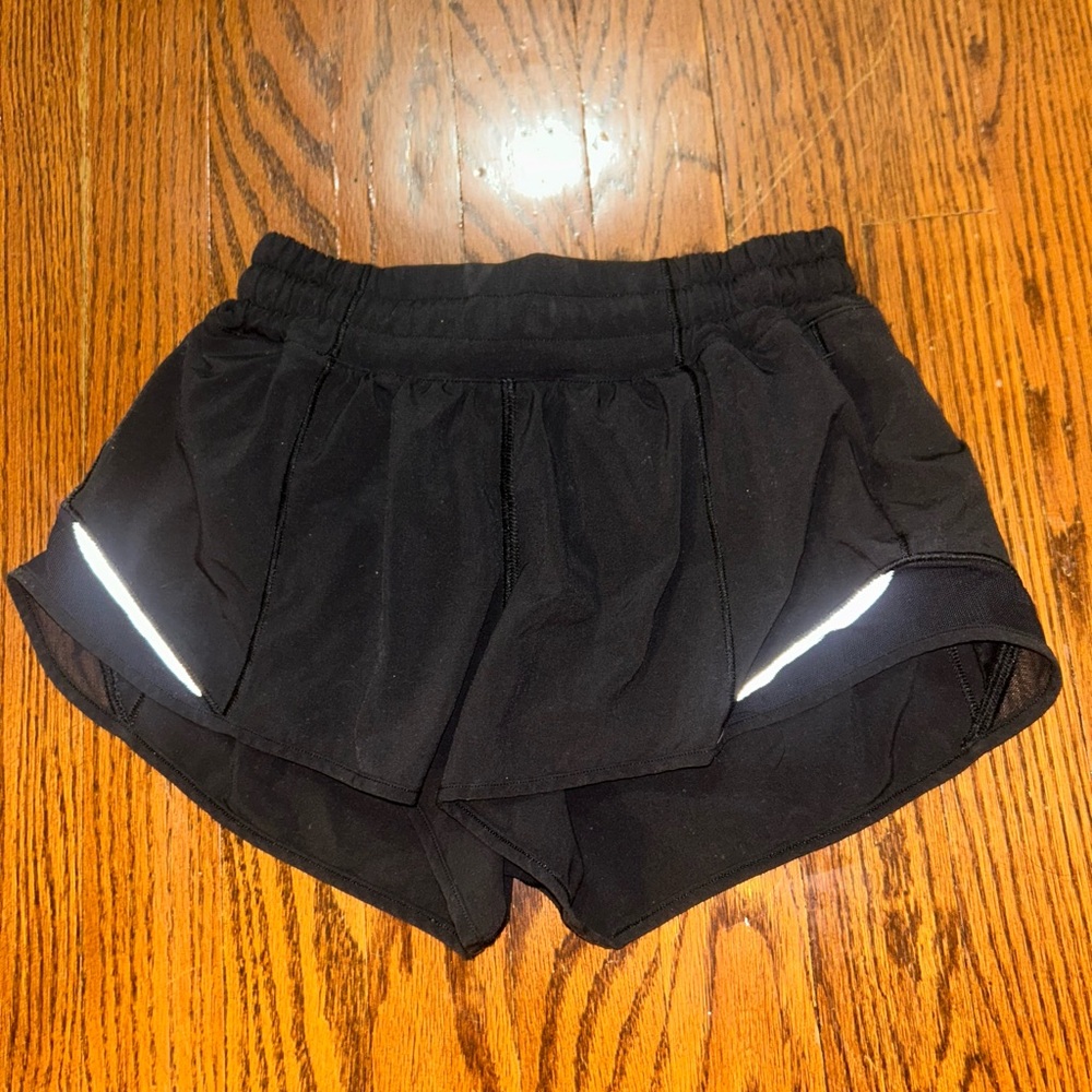 Black Lululemon Low Rise Hotty Hot Shorts 2.5 size 00
